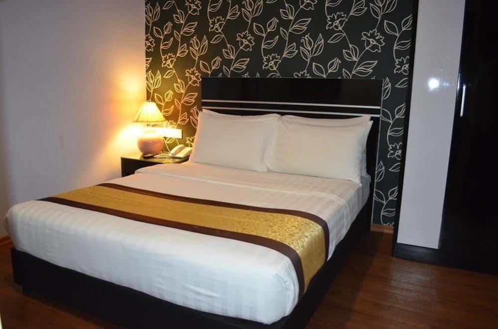 Bluebell Hotel Skudai Exteriör bild